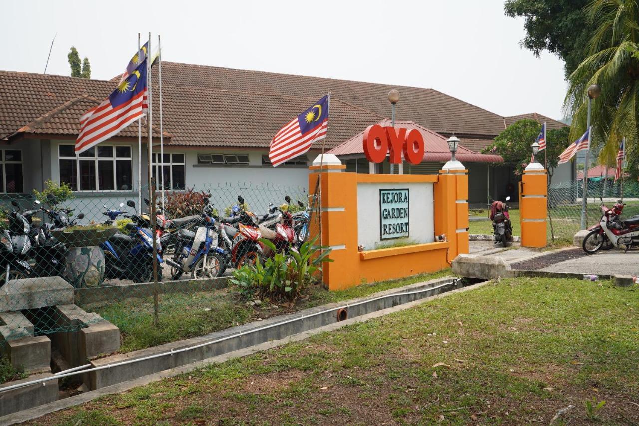 Oyo 44020 Kejora Garden Resort Kampong Pasir Bogak Extérieur photo
